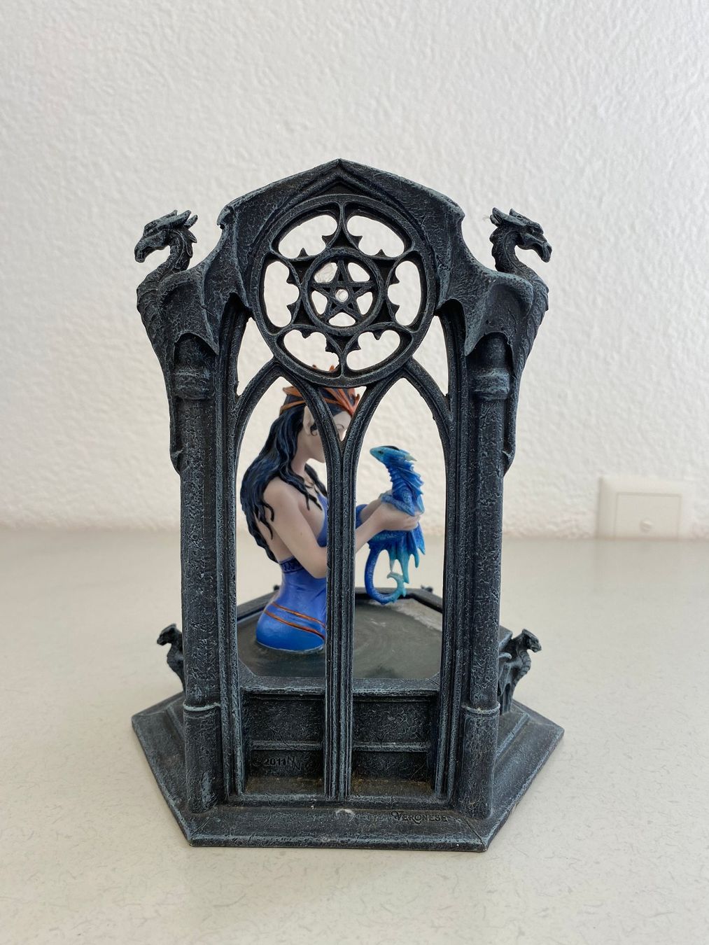 Statuette: Elfenfigur mit kleinem Drachen – Usato da Niederhelfenschwil venduto da Chleeblatt1938 3