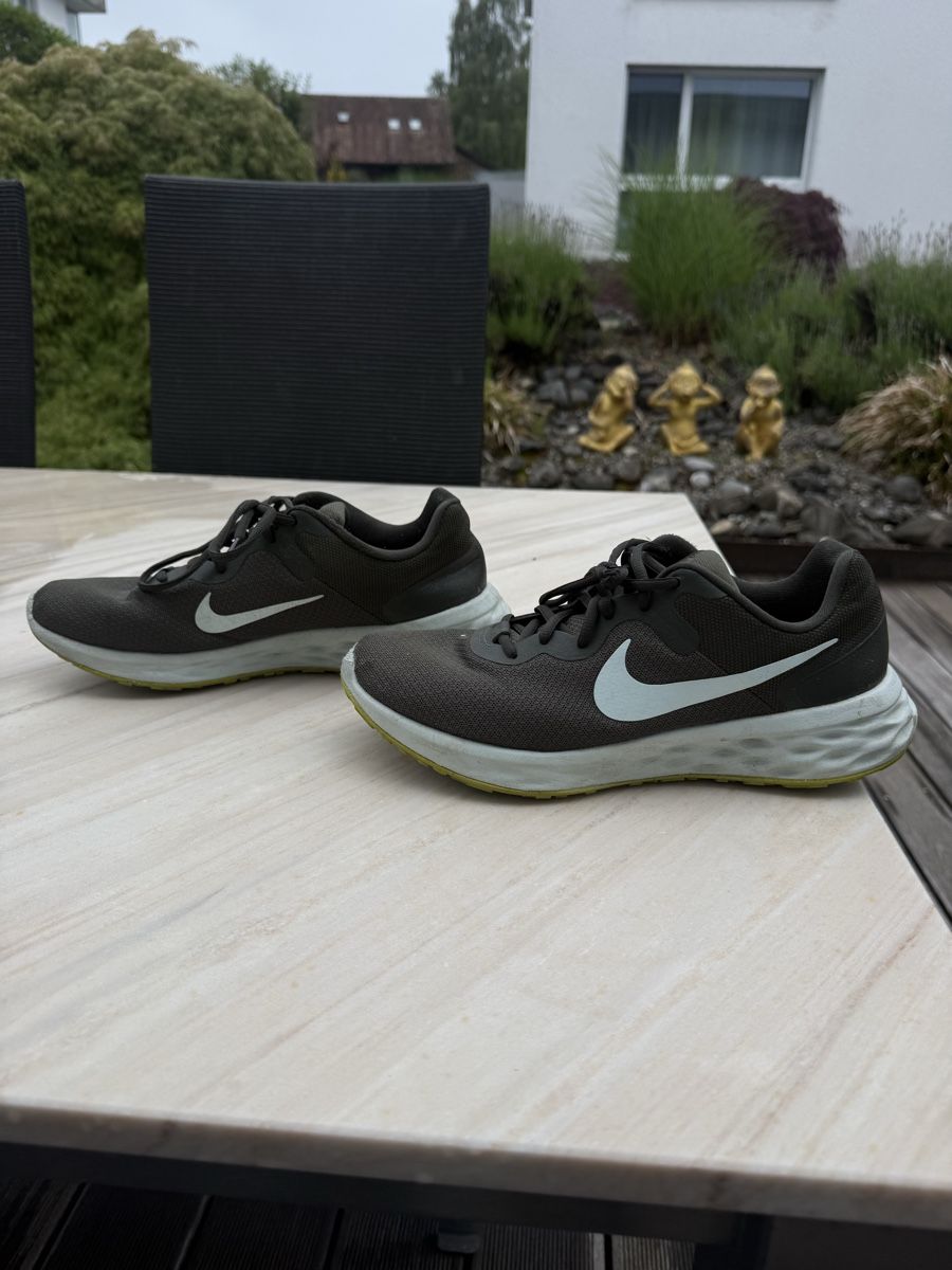 Nike Scarpe da uomo: Nike Running Sneaker Gr. 44 – Usato da Engelburg venduto da mia_n6tr