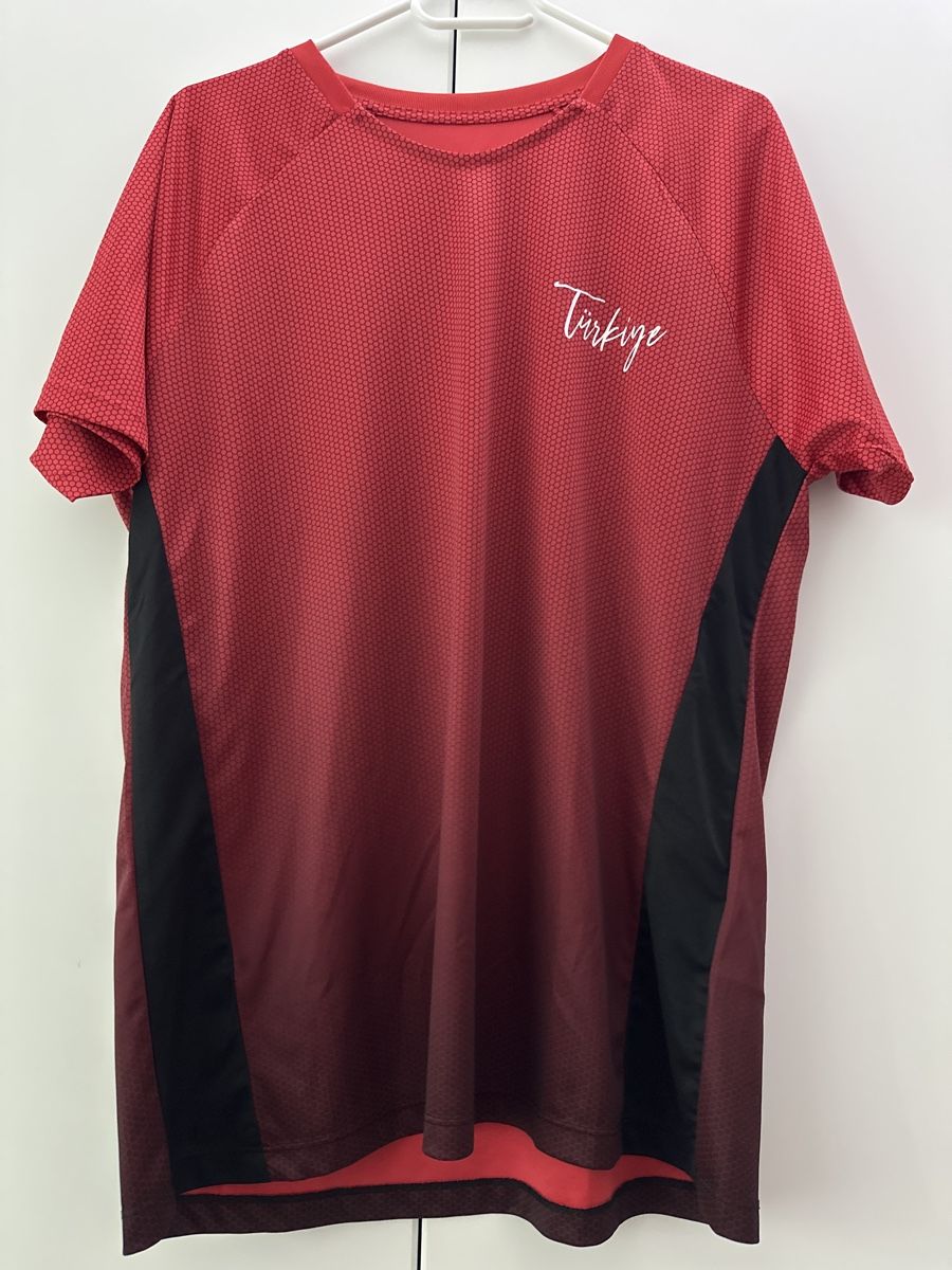 T-shirt: T-shirt – Usato da Winterthur venduto da Can.sel37