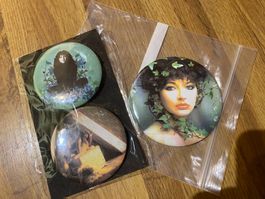 Kate Bush Pin Badges & Taschenspiegel