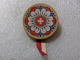 Ansteckpin aus Holz 178: Schweiz