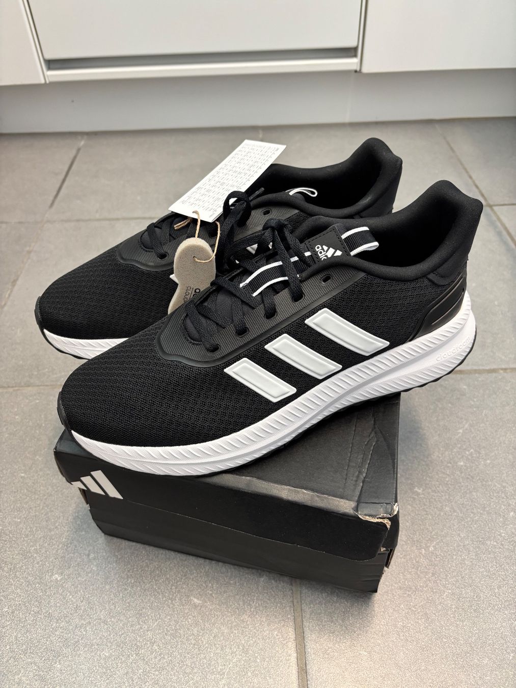 Adidas Herrenschuhe: Adidas Sneakers – Neu und originalverpackt aus Zürich von mc_mike77 3