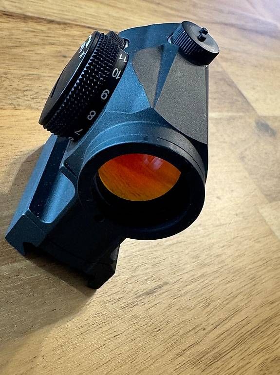 Aimpoint Obiettivi: Reddot Aimpoint Micro T-1 2 MOA inkl. Riser für Pica. – Usato da Spiez venduto da ramones8073 4