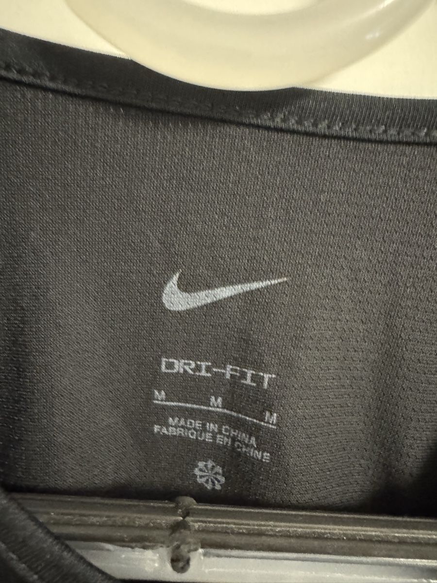 Nike T-shirt: Nike Sportshirt M – Usato da Zürich venduto da ljp_2hsx 2