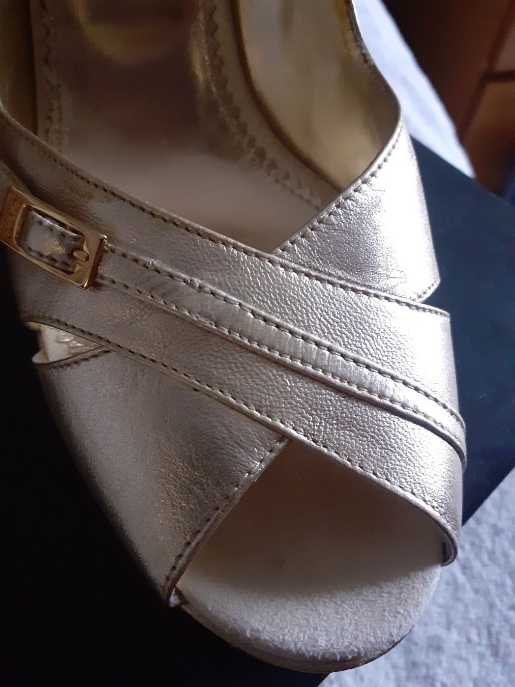 Hugo Boss Scarpe da donna: Scarpe pelle oro H.BOSS – Usato da Morbio Inferiore venduto da vin_fdj2 2