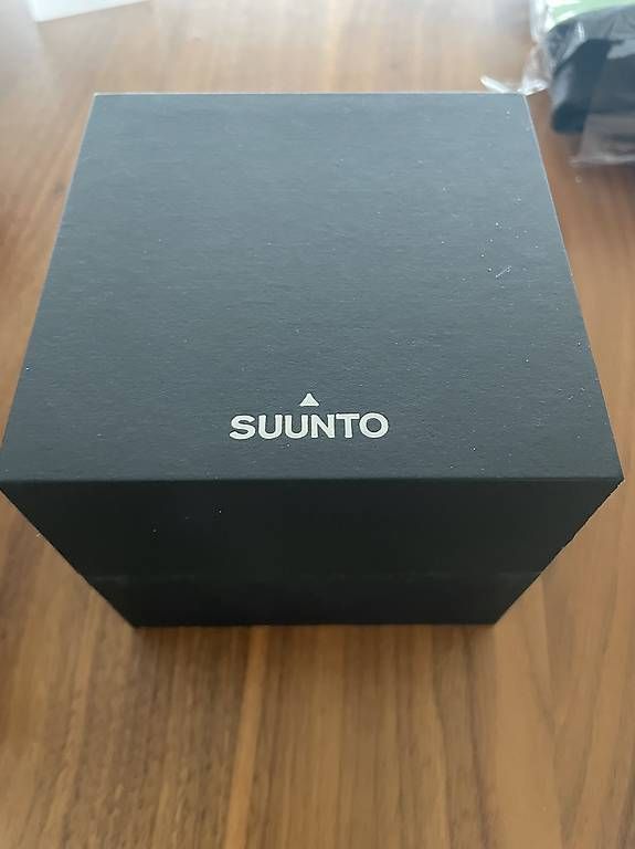 Mute per immersioni: AFFARE: Computer Subacqueo Suunto DX Black Titanium – Usato da Novazzano venduto da Dome848 1
