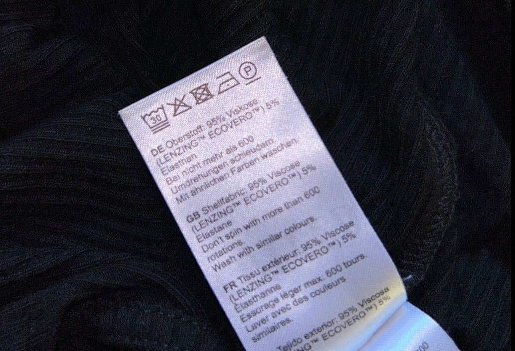 Weekday T-Shirts: Edited T-Shirt – Gebraucht aus St. Gallen von ann_llt9 5