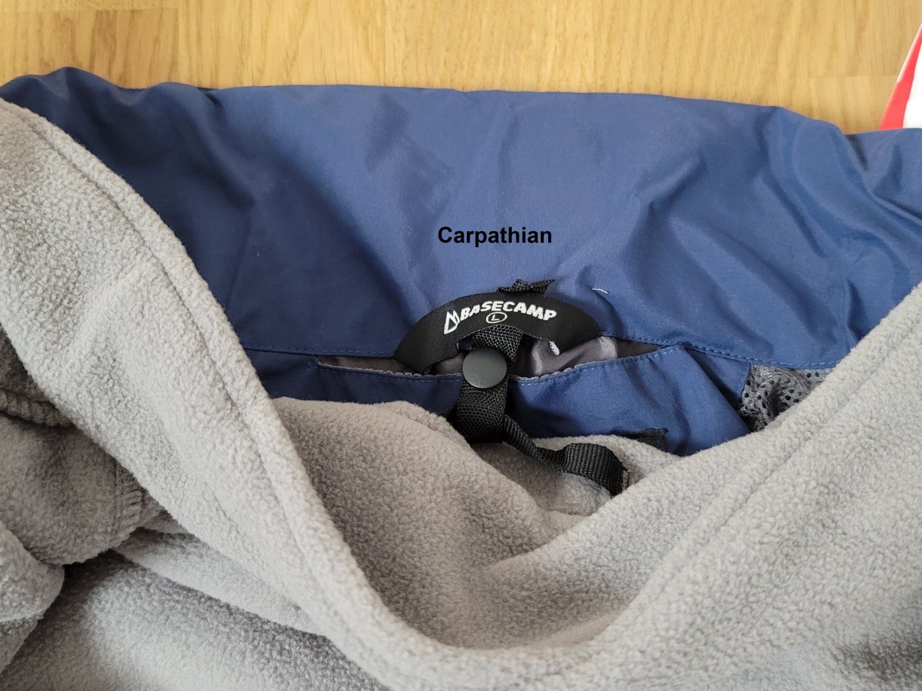 Jacken: Basecamp Allwetter-Jacke, Grösse L **TOP ANGEBOT** – Neu (gemäss Beschreibung) aus Unterlunkhofen von Carpathian 3