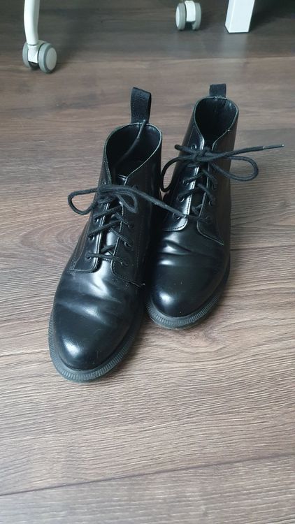 Dr martens hotsell emmeline black friday