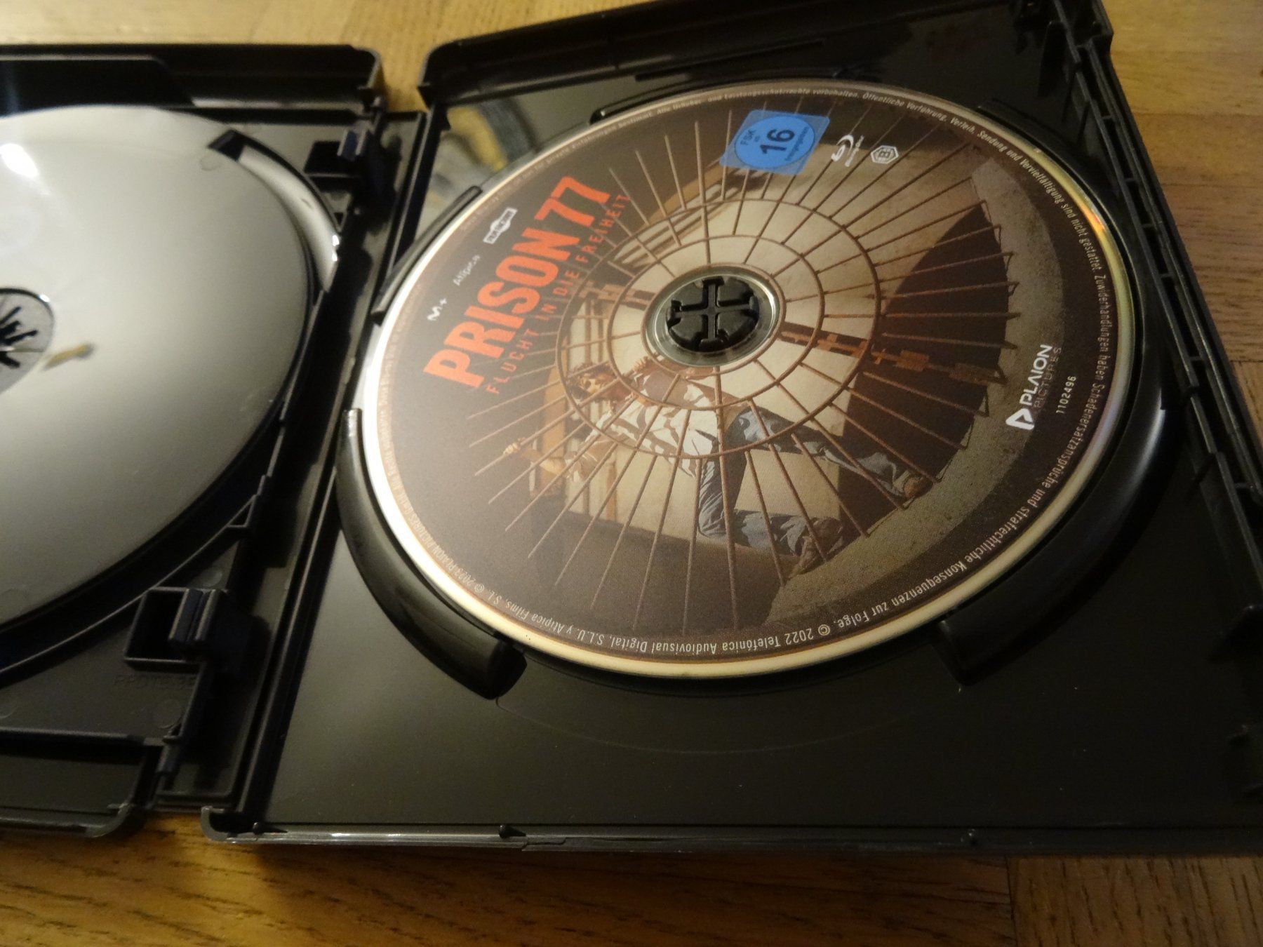 Tutti i DVDs: Prison 77 4K ULTRA HD UHD + Blu-ray – Usato da Olten venduto da Disc-Verkauf 2