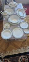 TRÈS BEAU SERVICE DE TABLE PORCELAINE DORÉ NEUF