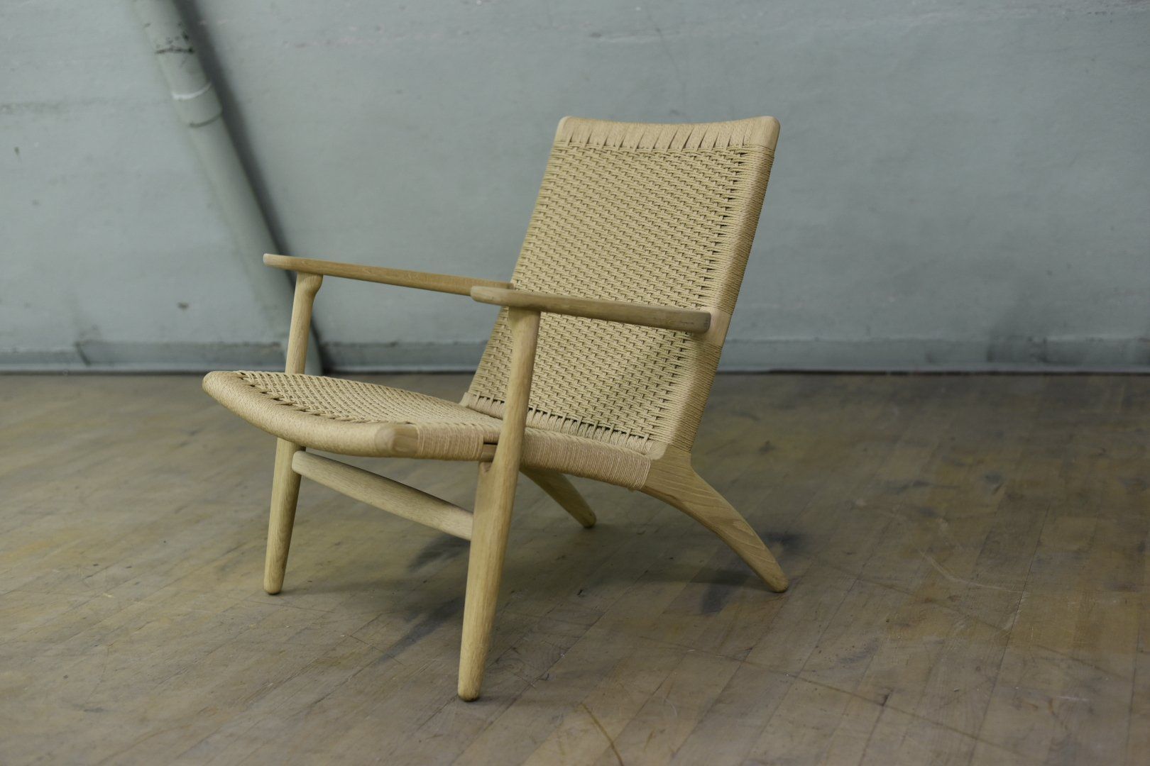 Poltrone: Sessel CH25 von Hans J. Wegner – Usato da Lichtensteig venduto da UsedIN