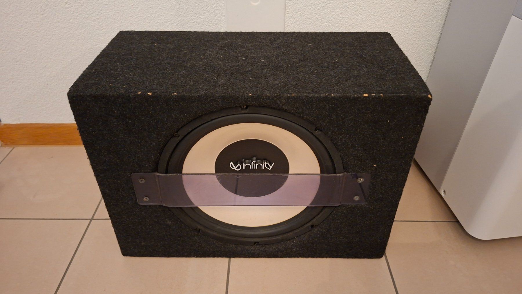 Infinity Haut-parleurs: Subwoofer Infinity – D'occasion à Genestrerio par mor_fnw8