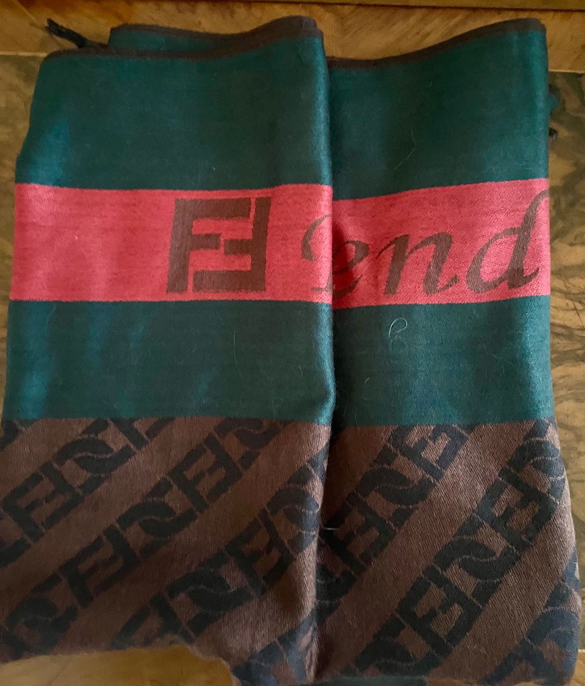 Foulards, Tücher & Schals: Grosser Schal mit Logo – Neu (gemäss Beschreibung) aus Zürich von Sol65 2