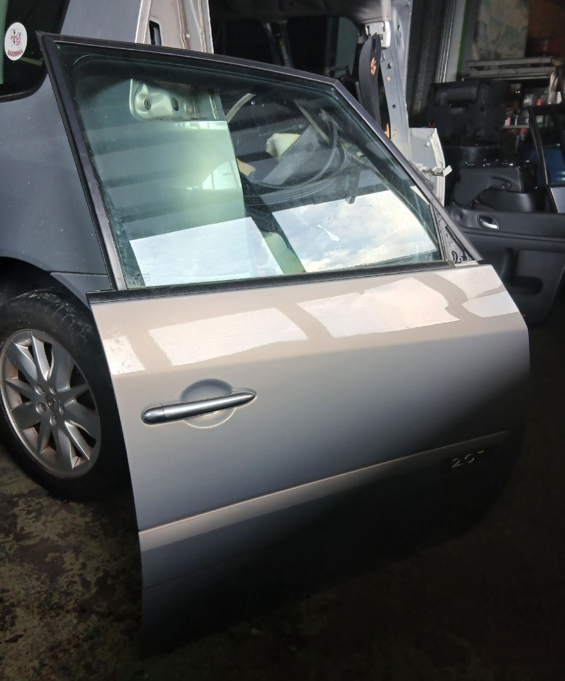 Renault Tutti pezzi di ricambio auto: Portière avant droite Renault Espace 2002-2014 – Usato da la heutte venduto da Auto-stock