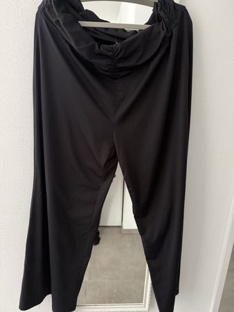 Schlupfhose Grösse 2XL.  Getragen bei 50/52
