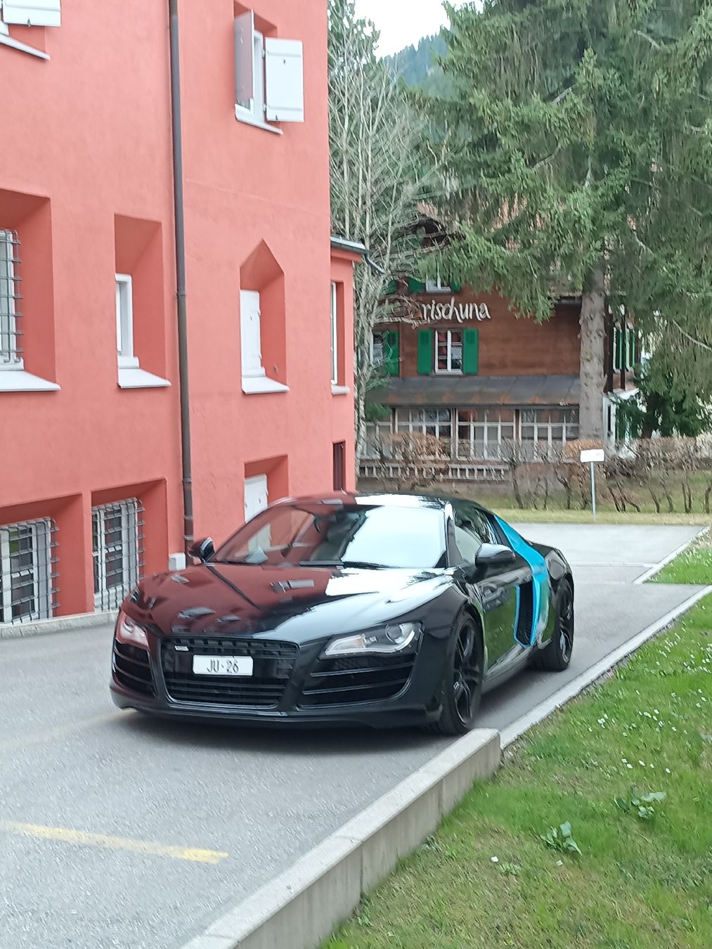 Audi Automobili: Audi R8 V8 4.2 – Difettoso da Uster venduto da Loro_