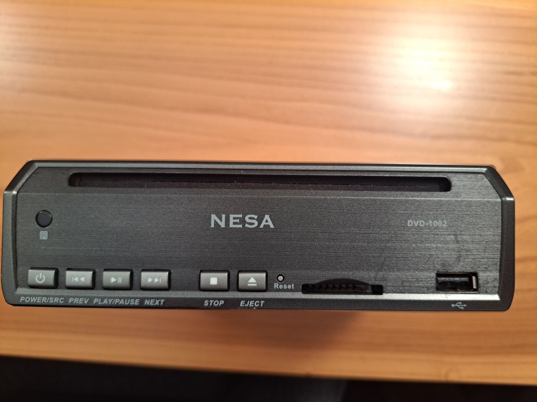 Tutti i DVDs: NESA DVD-1002  12V Auto Multimedia Player – Usato da Rorschacherberg venduto da Scales1688