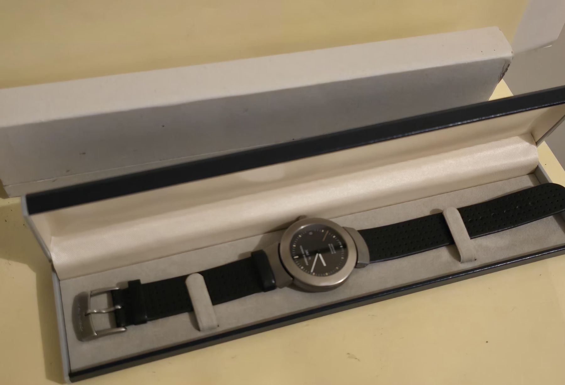 IWC Orologi: IWC Porsche Design Titanium, Vintage,automatic – Usato da Grand-Lancy venduto da Montre-Swiss 9