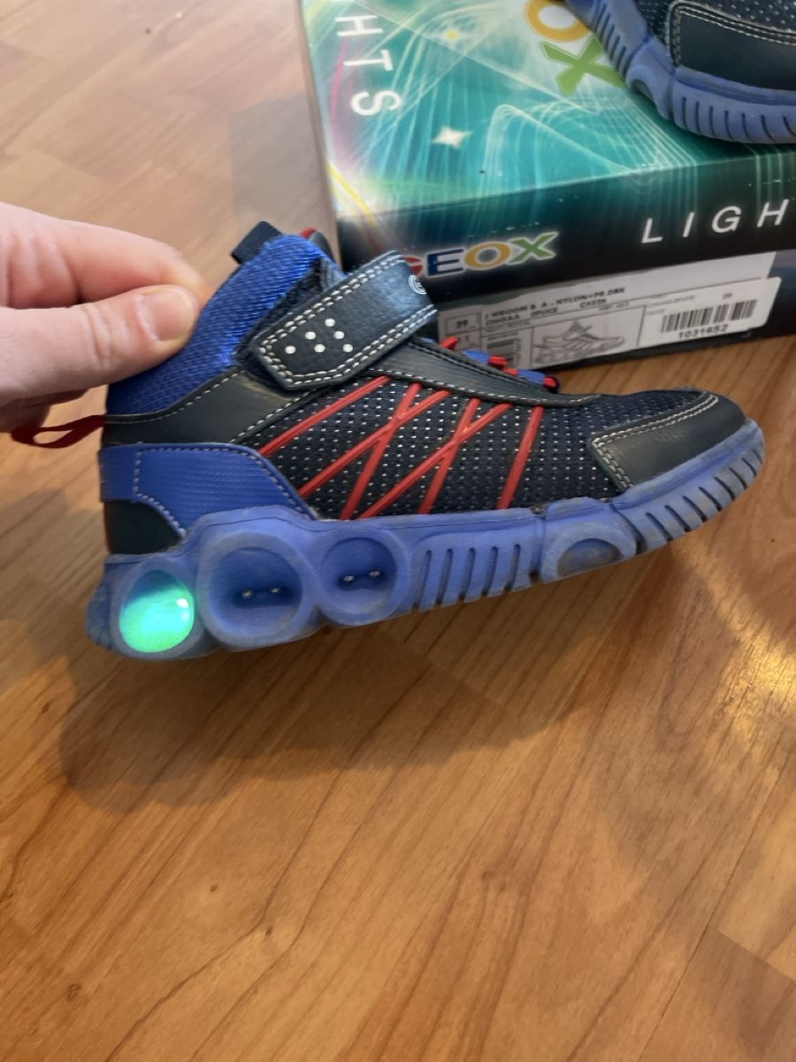 Geox Scarpe per ragazzi: Scarpe Geox nr. 29 con luci – Usato da Besazio venduto da EmyScucy 2