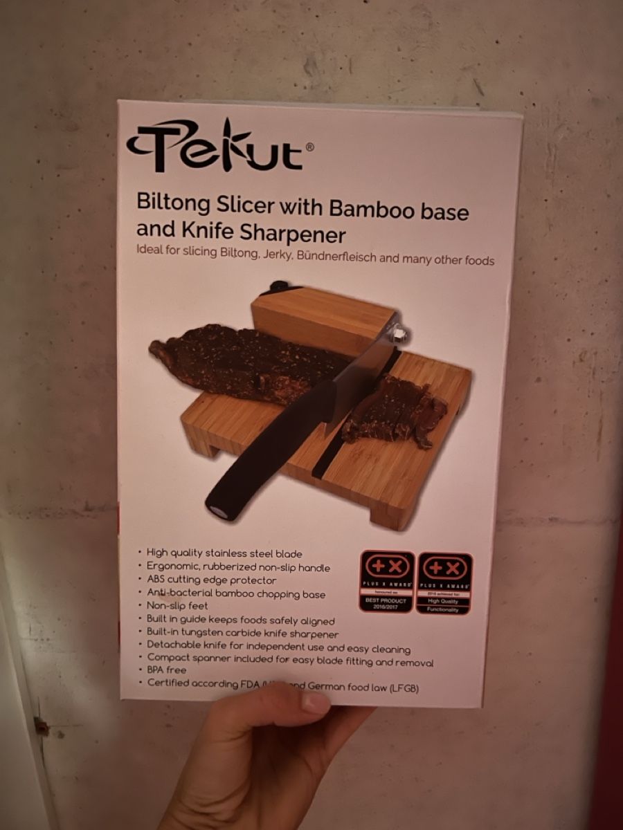 Coltelli da cucina: Pekut Biltongschneider mit Bambusbasis neu – Usato da Knonau venduto da Gysii