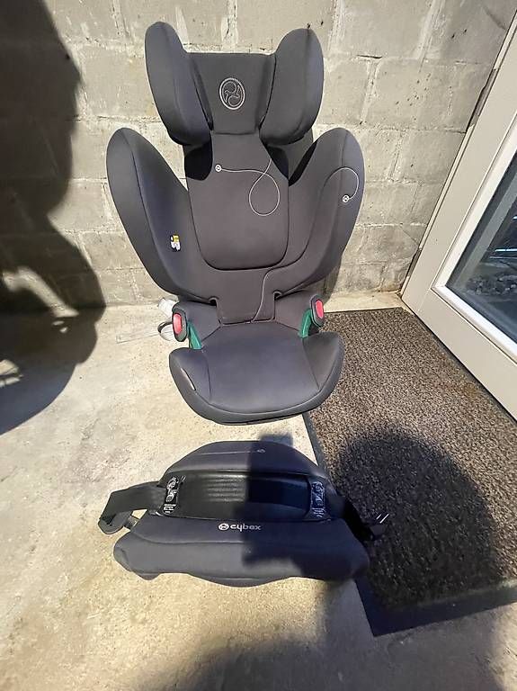 Peg Perego Seggiolini per auto: Siège enfants évolutif avec bouclier isofix – Usato da la chaux-de-fonds venduto da arm_7fm6 1