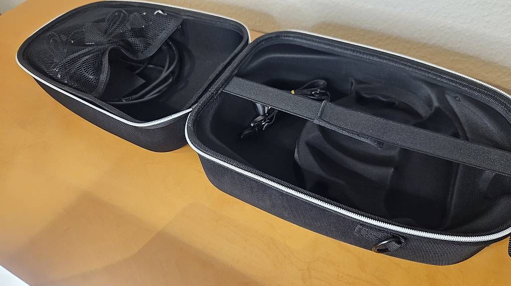 Unità & Adattatore: Original PS VR2 PC-Adapter + VR Schutztasche / Case – Usato da Ebmatingen venduto da RetroVans 3