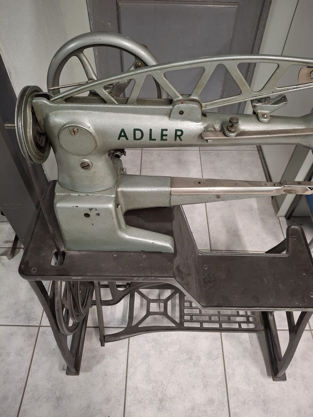 Adler Macchine da cucire: Adler 30-5 Nähmaschine – Usato da Neuägeri venduto da Ws193 8