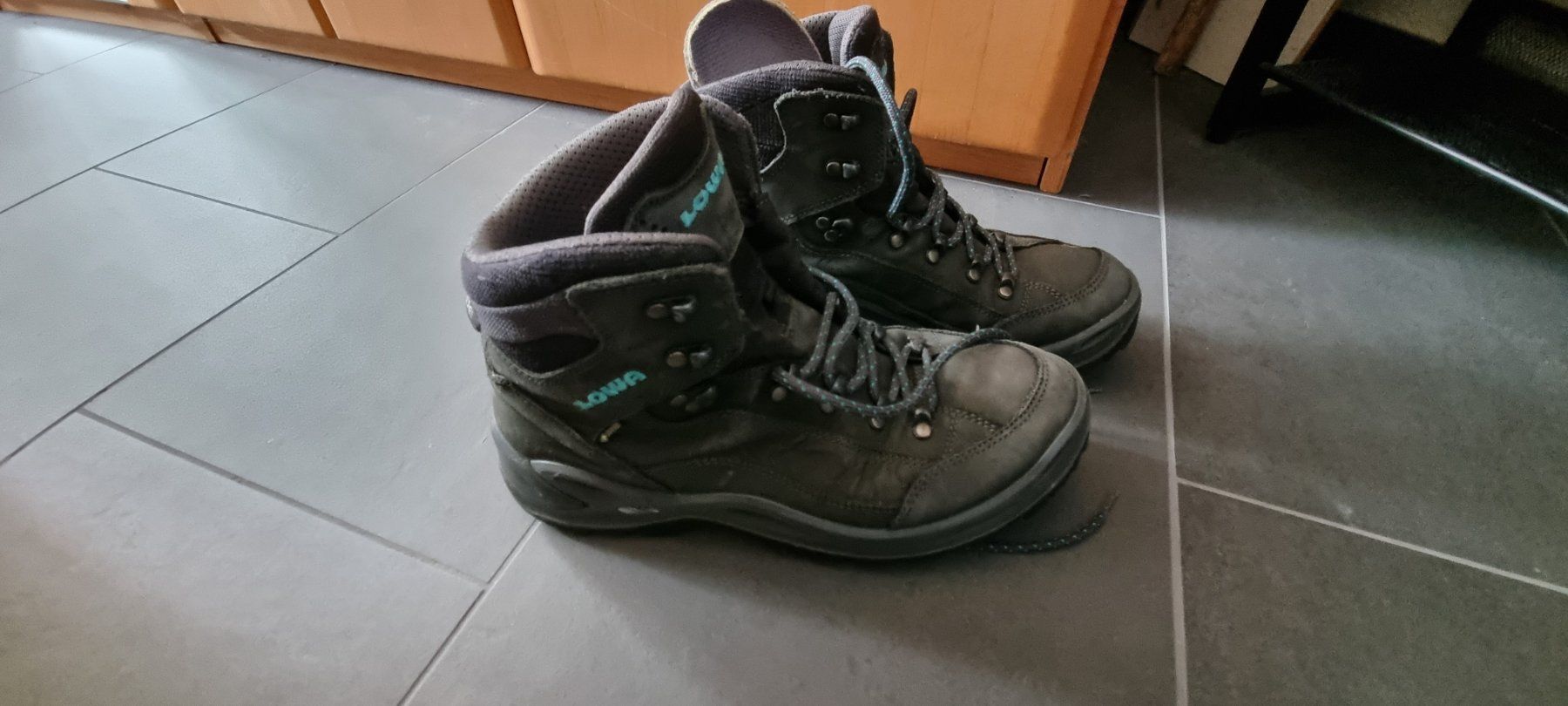 Lowa Herrenschuhe: Wanderschuh LOWA – Gebraucht aus Mädris-Vermol von lillie81 1
