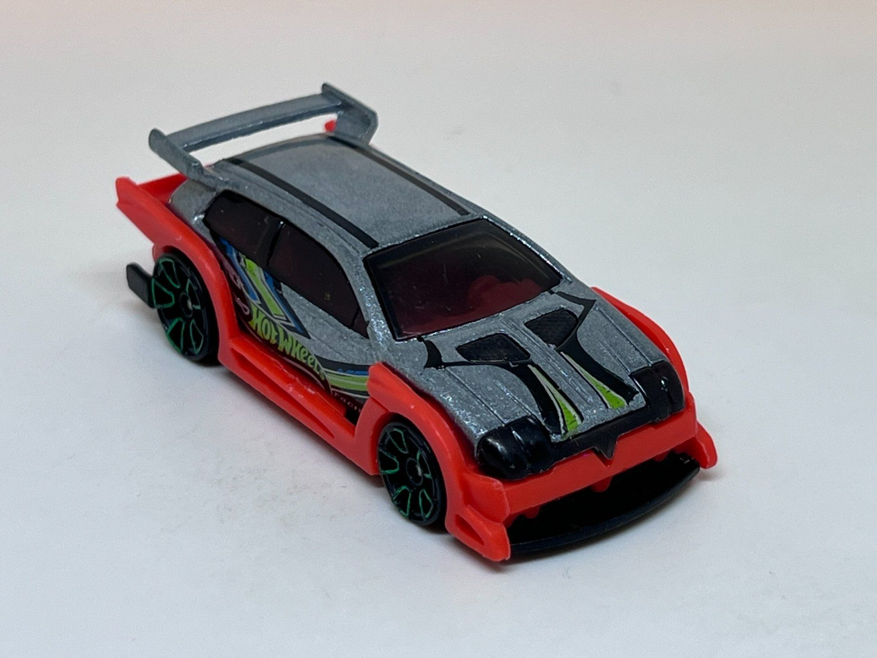 Hot Wheels Modellini d'auto: Hot Wheels Flight '03 #394 – Usato da Wildegg venduto da LaaBoutique