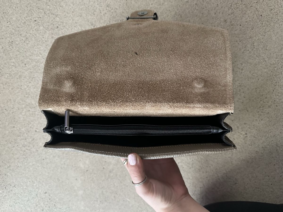Borse da donna: Edle Tasche mit Schnalle – Usato da Schlieren venduto da cor_jgb7 4