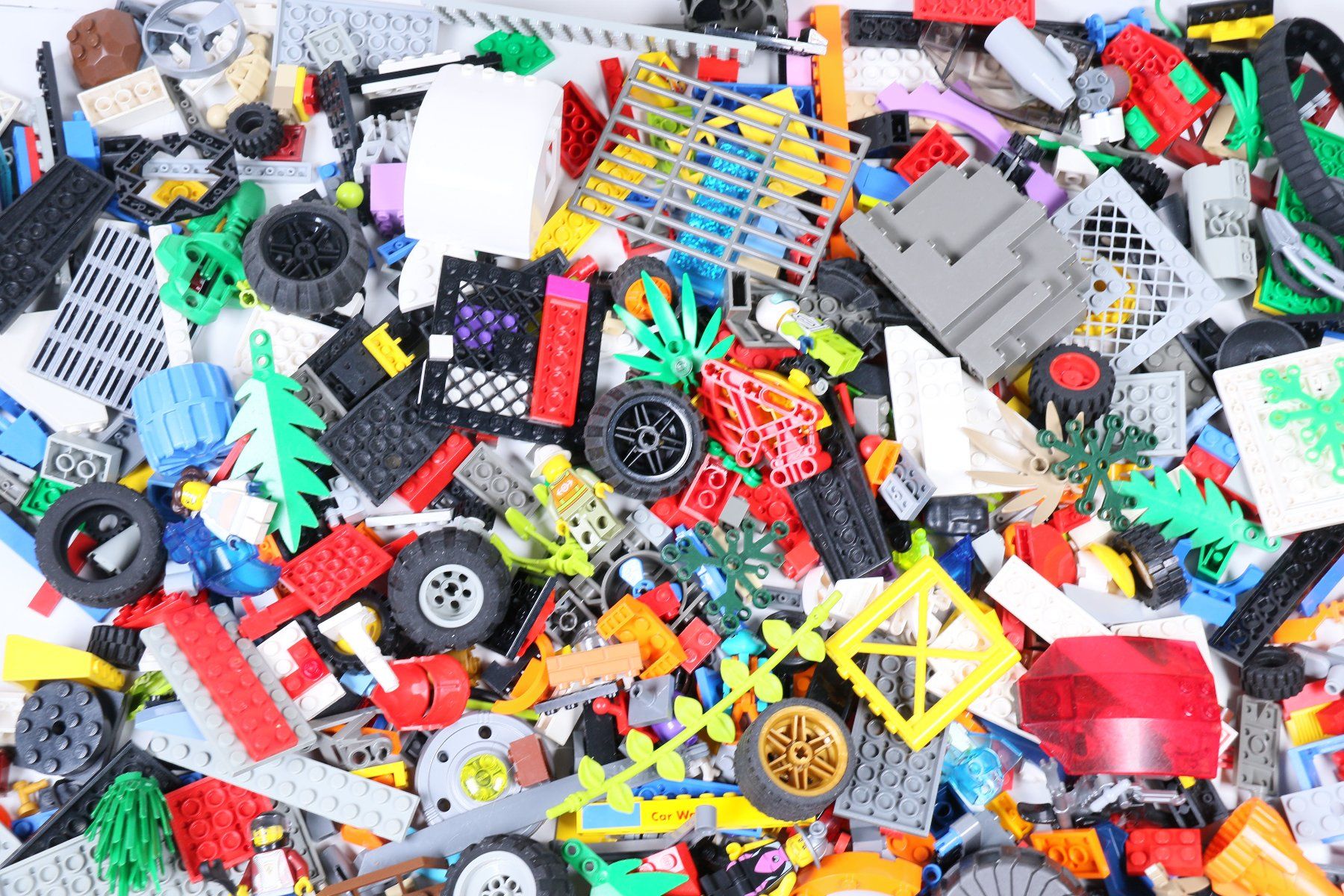 Lego Baukästen: 1.5 kg. Legoteile mit Minifiguren – Gebraucht aus Hettlingen von Scholi99 2