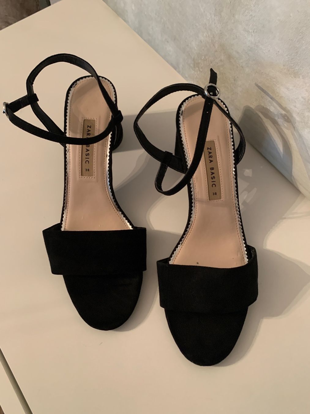Zara Scarpe da donna: Zara Sandalen schwarz, 38 – Nuovo (secondo la descrizione) da Wallisellen venduto da preloved.fastfashion 1