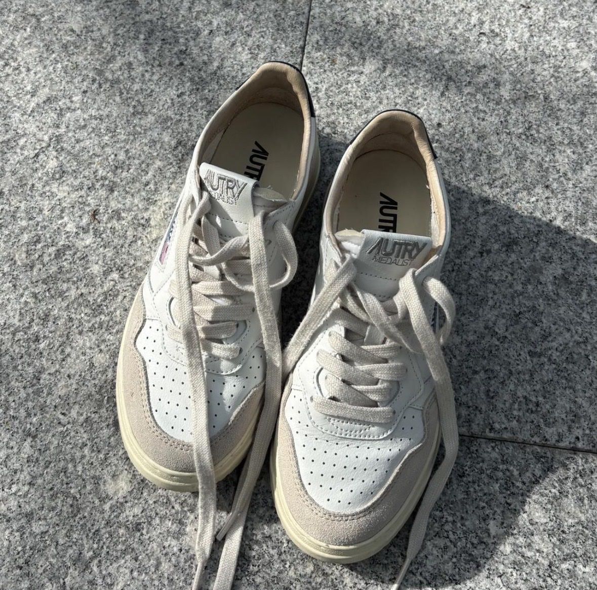 Autry Scarpe da donna: Autry Sneaker Gr. 36, beige-weiss mit blau – Usato da Gunzwil venduto da mel_gd8m