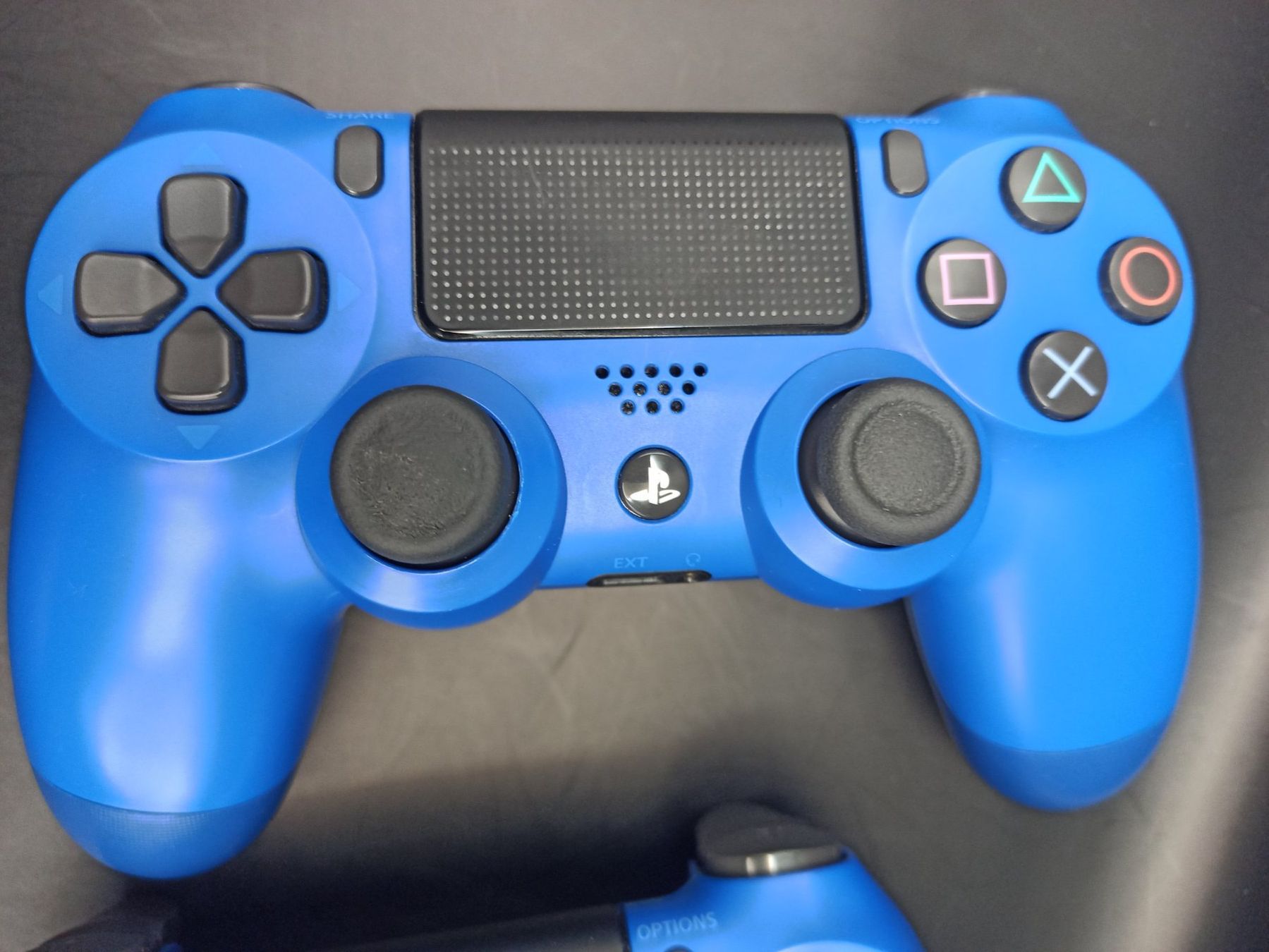 Controller: 2 x Original Controller Sony PS4 Wireless DualShock 4 BLAU – Usato da Oberweningen venduto da mar_87mx 3