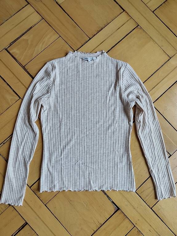 Only Pulls & Sweat-shirts: beiger only pullover M – D'occasion à St. Gallen par jessparker