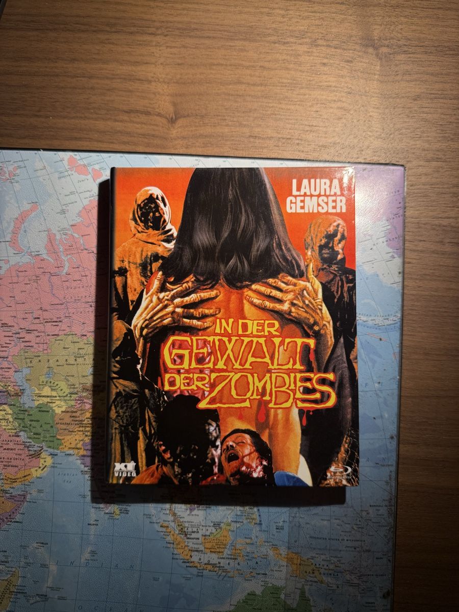 Tutti i DVDs: In der Gewalt der Zombies XT Kleine Hartbox – Usato da Flaach venduto da Filmklopper87