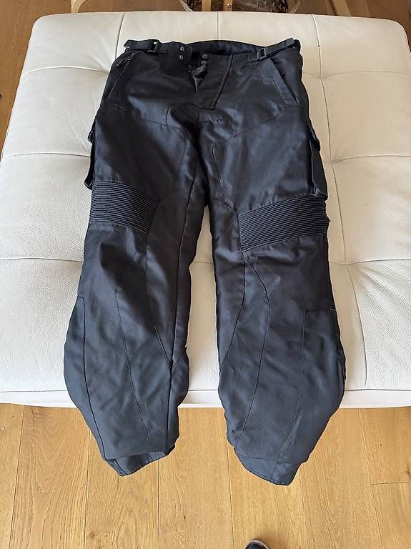 Hosen: Pantaloni da moto – Gebraucht aus Locarno von pat_gtn8