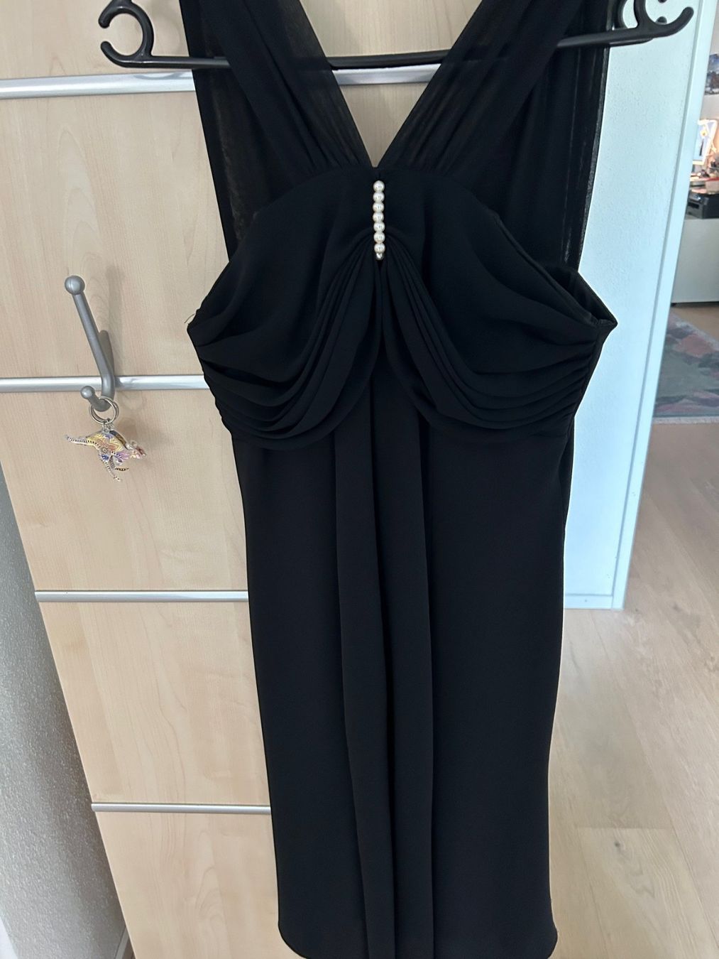 Vestiti: Schwarzes Abendkleid Gr. 38 mit Perlenapplikation – Nuovo (secondo la descrizione) da Bülach venduto da duma43