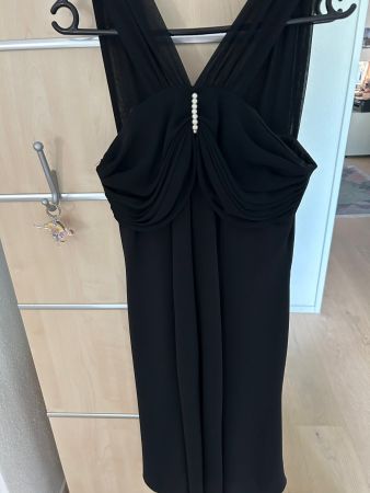 Schwarzes Abendkleid Gr. 38 mit Perlenapplikation