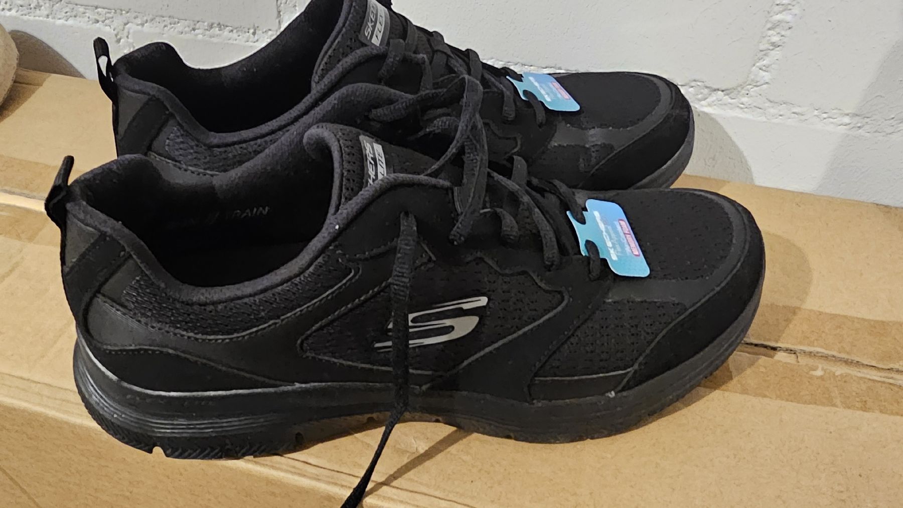 Skechers Scarpe da donna: NEU, Skechers Flex-Lite, schwarz, Grösse 39 – Nuovo e nell'imballaggio originale da Arbon venduto da Flyaway8