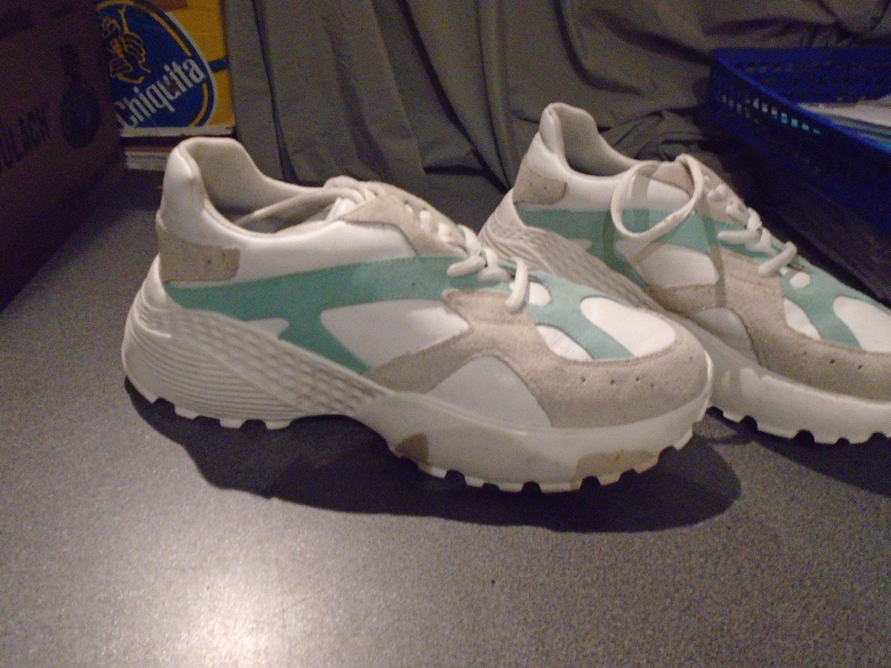Scarpe da donna: Turnschuh / Sneaker Grösse 40, weiss/hellblau – Usato da Zürich venduto da Motzkuh 1