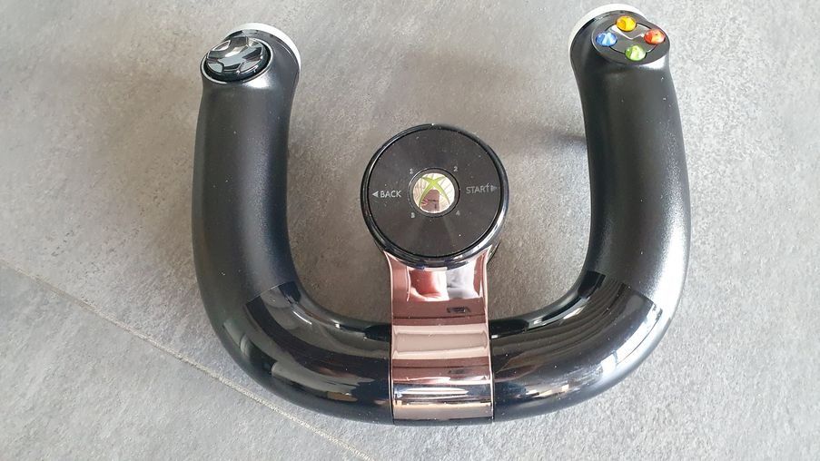 Giochi: XBOX 360 S mit Kinect – Usato da Wagerswil venduto da flagge 4