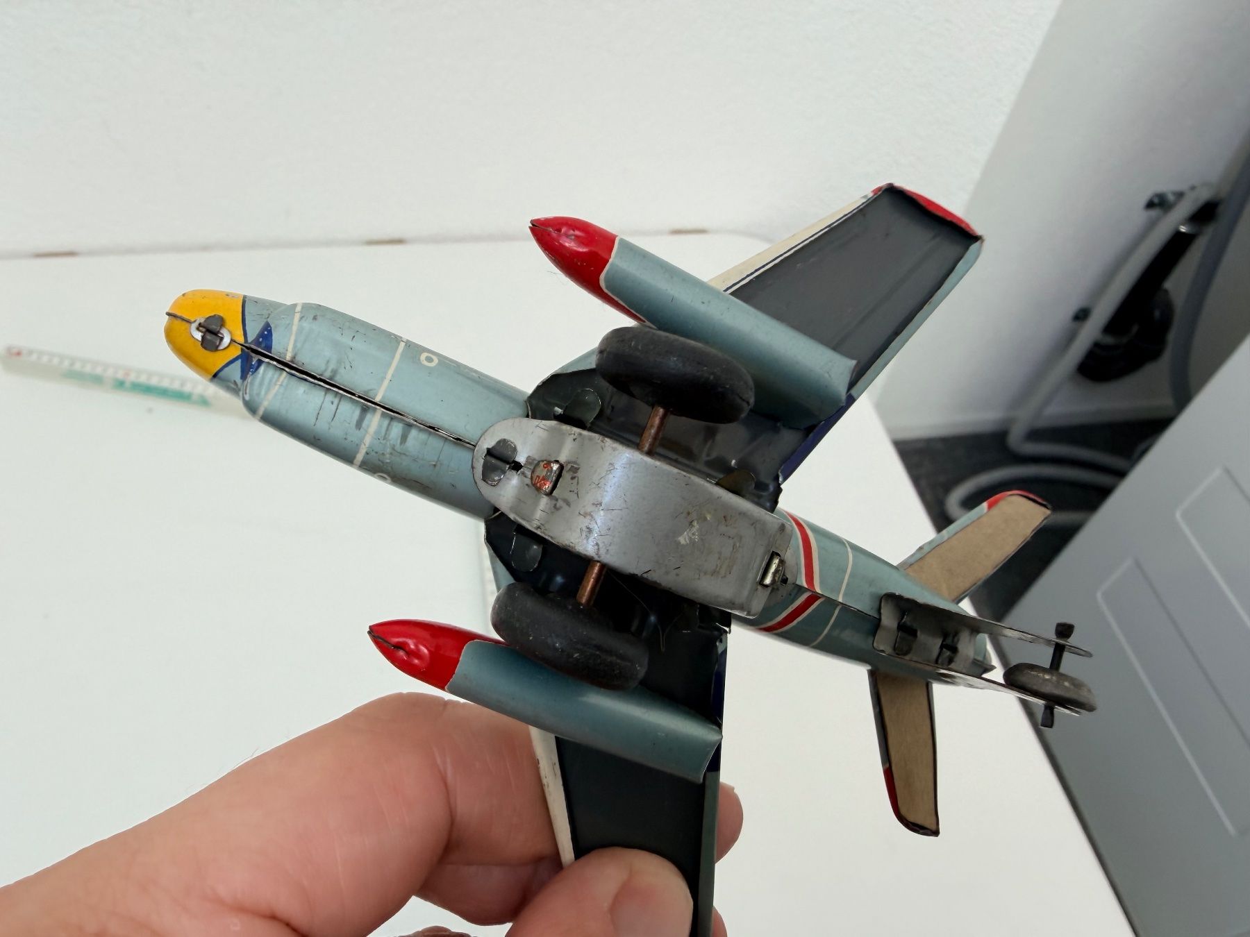 Spielzeuge: Blechflugzeug antik – Gebraucht aus Wettingen von jo_walters 1