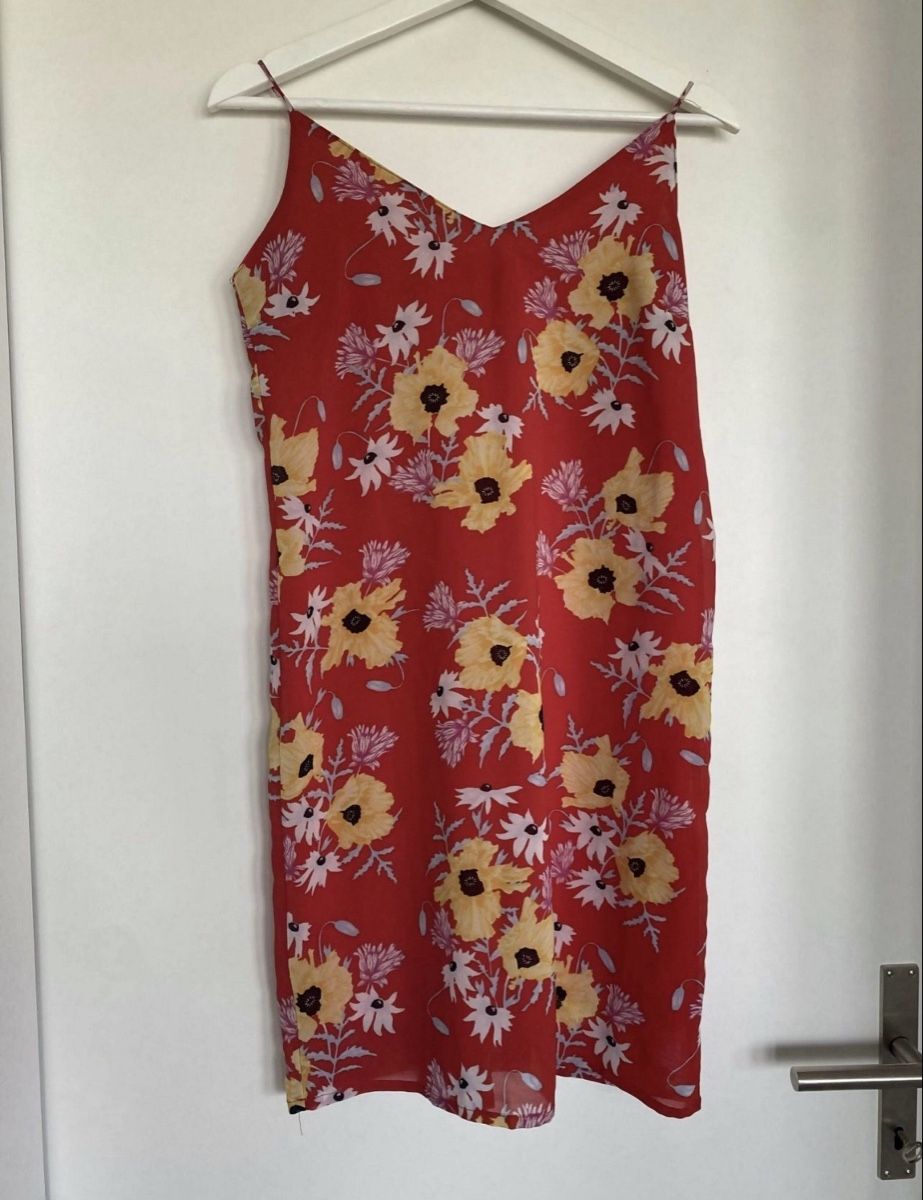 Vestiti: KLEID GRÖSSE M – Usato da Dübendorf venduto da ali_g7p8
