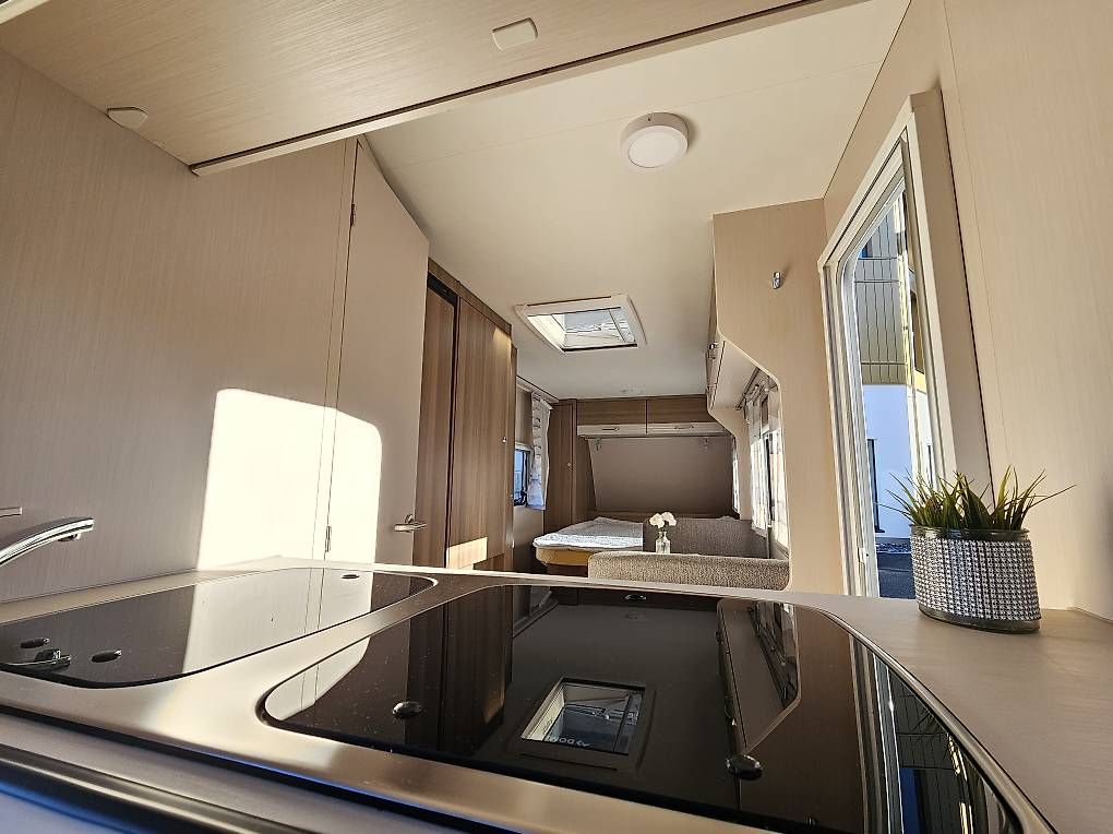 Veicoli da campeggio: Wohnwagen Dethleffs C Joy mit Queensbett! – Usato da Recherswil venduto da Caravan-EmmE 4