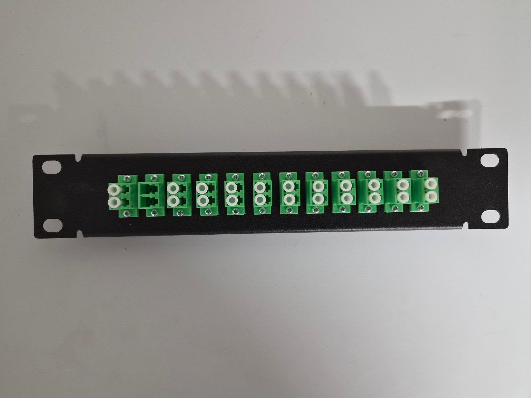 Racks & Cavalletti: 10-Zoll LWL Patchpanel – Usato da Thun venduto da Nskater