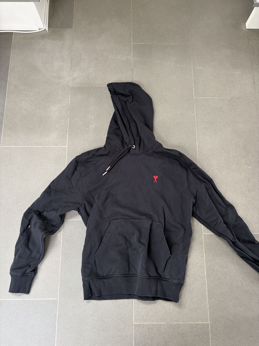 Maglioni & Felpe: Hoodie von Ami Paris – Nuovo (secondo la descrizione) da Kilchberg ZH venduto da val_kln9