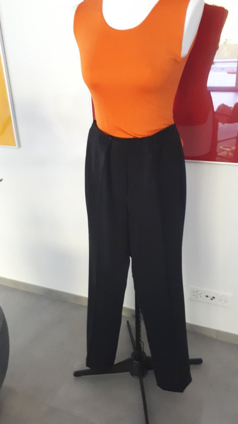 Completi & Tailleur: Hosenanzug: Marke TAIFUN COLLECTION – Nuovo (secondo la descrizione) da Mühlethal venduto da prackendorf 6