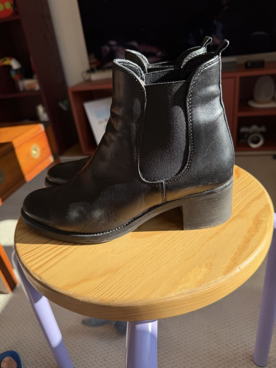 Scarpe da donna: Leather Ankle Boots, Size 38, Black – Usato da Genève venduto da jud_xrl8 2